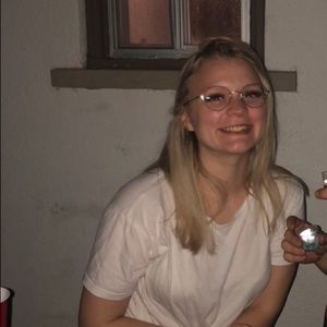 Meet your Posher, Rebecca